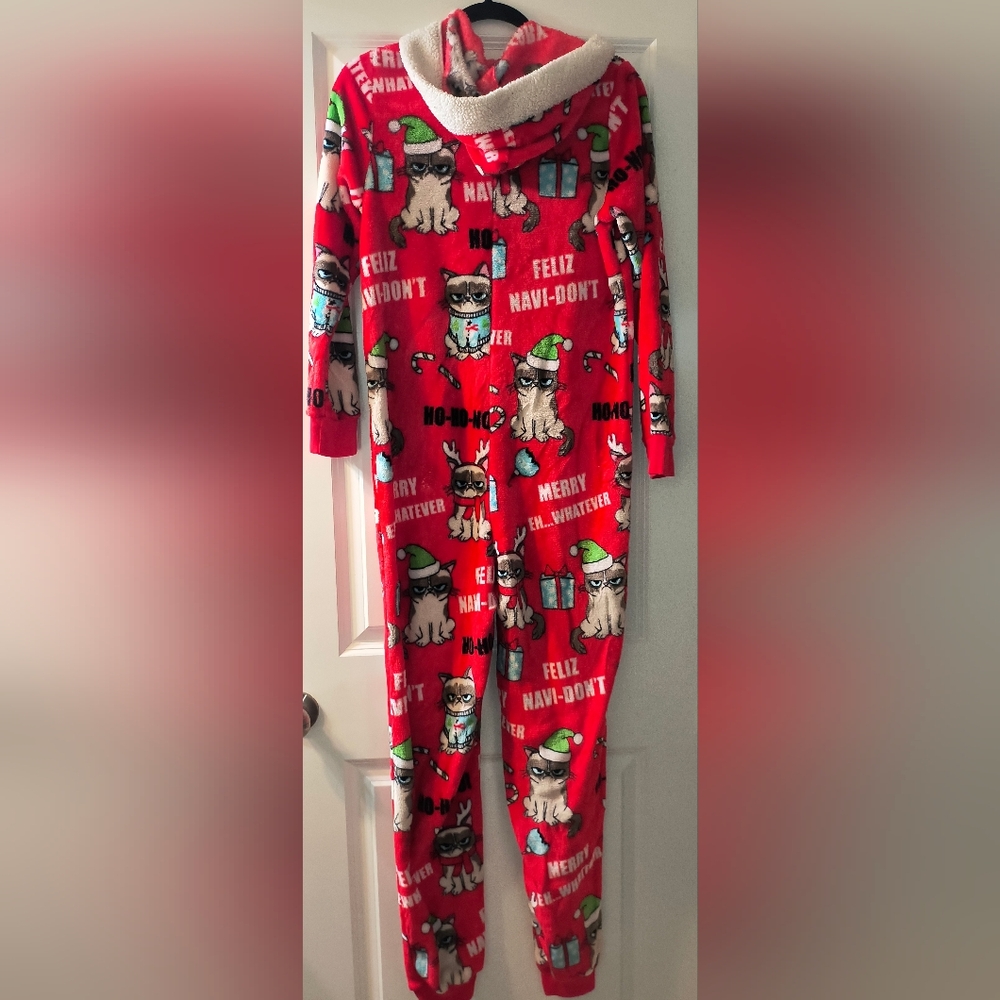 Grumpy Cat Red Pajamas Size M (8-10) - Picture 4 of 4